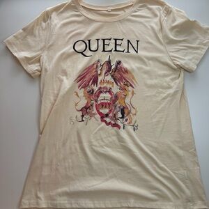 Queen Graphic Cream Short Sleeve Tee